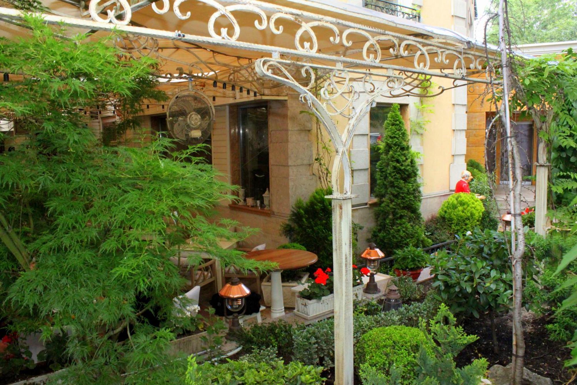 Meg-Lozenetz Hotel, Sofia
